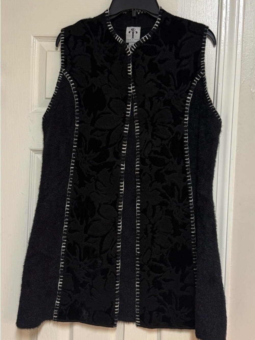 Rain & Rose Knit Black, Cream and Gray Details Women’s Open Front Long Vest